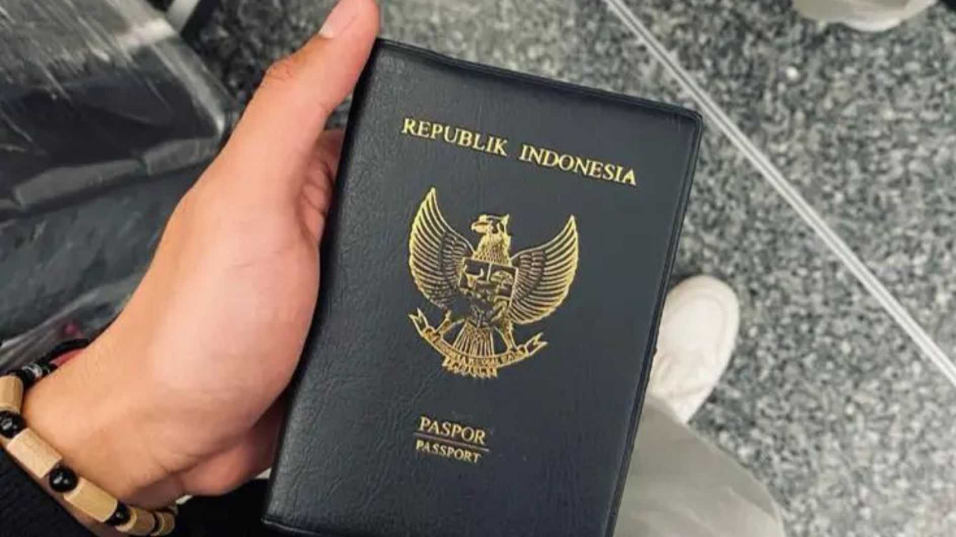 Paspor Indonesia Lemah? Ini Tiga Faktor Penyebab Utamanya!
